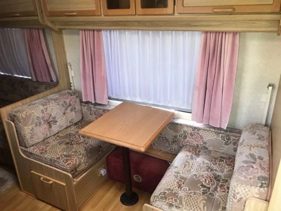                         Przyczepa kempingowa Herald Emblem 4-5 osobowa, 2001 r., DMC 1340 - zdjęcie 26
                        