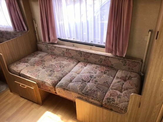                         Przyczepa kempingowa Herald Emblem 4-5 osobowa, 2001 r., DMC 1340 - zdjęcie 27
                        