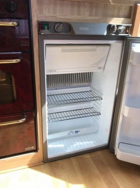                         Przyczepa kempingowa Herald Emblem 4-5 osobowa, 2001 r., DMC 1340 - zdjęcie 2
                        