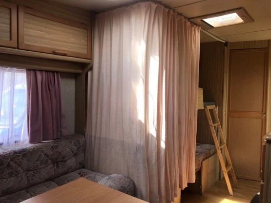                         Przyczepa kempingowa Herald Emblem 4-5 osobowa, 2001 r., DMC 1340 - zdjęcie 8
                        