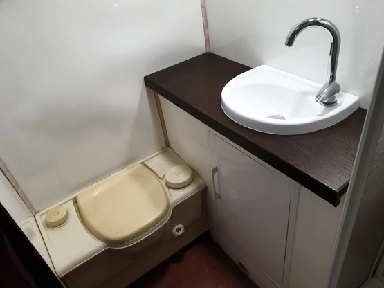                         Sprzedam VW LT Kamper - zdjęcie 5
                        