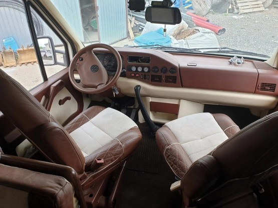                         Sprzedam VW LT Kamper - zdjęcie 9
                        