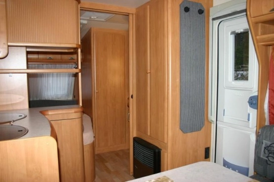                         Przyczepa Hobby 460 UFE 2005 klima przedsionek Isabella markiza 1350dmc - zdjęcie 2
                        