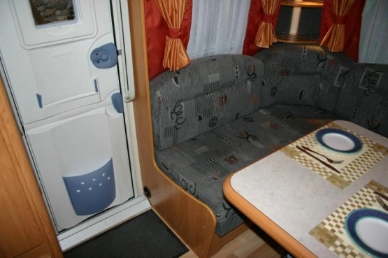                         Przyczepa Hobby 460 UFE 2005 klima przedsionek Isabella markiza 1350dmc - zdjęcie 4
                        