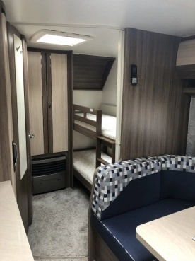                         Przyczepa HOBBY 545KMF de lux - zdjęcie 3
                        