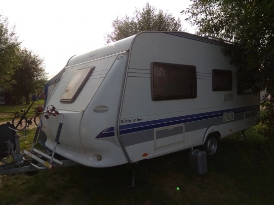                         Przyczepę kampingową Hobby de Luxe easy sprzedam lub zamienię na kampera  - zdjęcie 1
                        