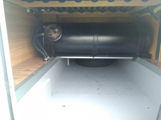                         Camper półintegra Burstner 3.0, 160 koni, LPG, klima, solar - zdjęcie 5
                        