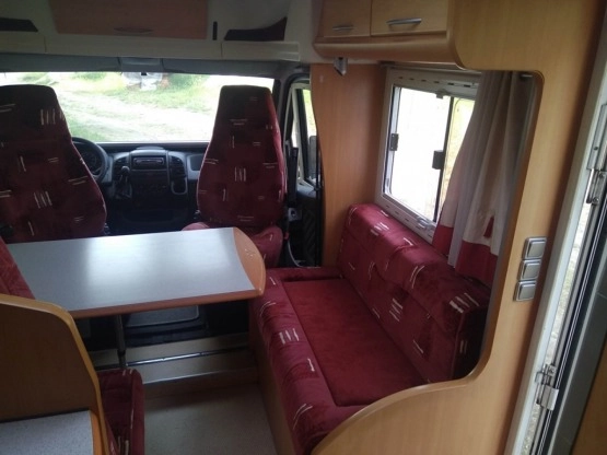                         KAMPER PÓŁINTEGRA PILOTE 2005 ROK PRZEPIĘKNY - zdjęcie 10
                        