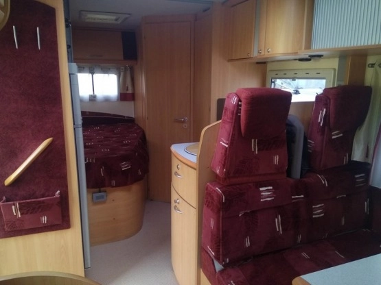                         KAMPER PÓŁINTEGRA PILOTE 2005 ROK PRZEPIĘKNY - zdjęcie 2
                        