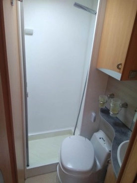                         KAMPER PÓŁINTEGRA PILOTE 2005 ROK PRZEPIĘKNY - zdjęcie 4
                        