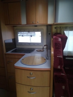                         KAMPER PÓŁINTEGRA PILOTE 2005 ROK PRZEPIĘKNY - zdjęcie 6
                        