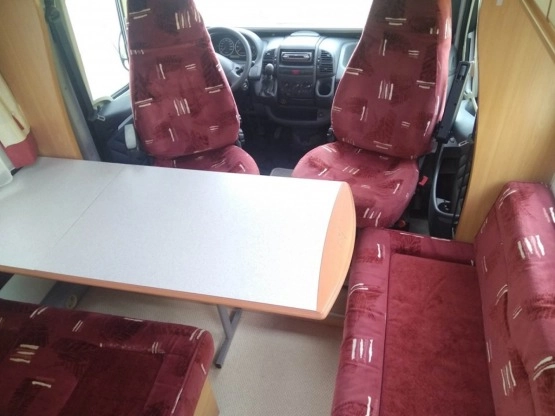                         KAMPER PÓŁINTEGRA PILOTE 2005 ROK PRZEPIĘKNY - zdjęcie 9
                        