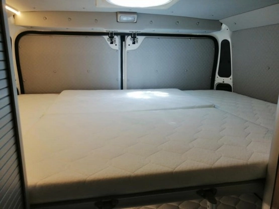                         Peugeot Boxer L3H2 - zdjęcie 21
                        