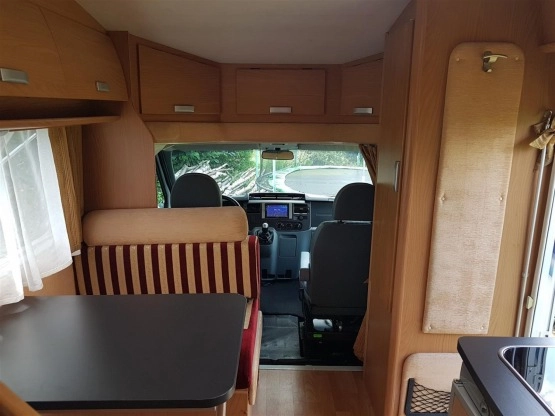                         Rimor Sailer Kamper Półintegra Ford Transit 2,2 TDCi KLIMA SalonPL Kempingowy  - zdjęcie 3
                        