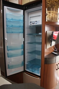                         2016 Hobby OnTour 490 SFF - DMC 1500 kg, 3 osobowa - zdjęcie 10
                        