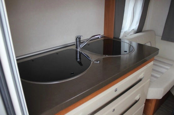                         2016 Hobby OnTour 490 SFF - DMC 1500 kg, 3 osobowa - zdjęcie 6
                        