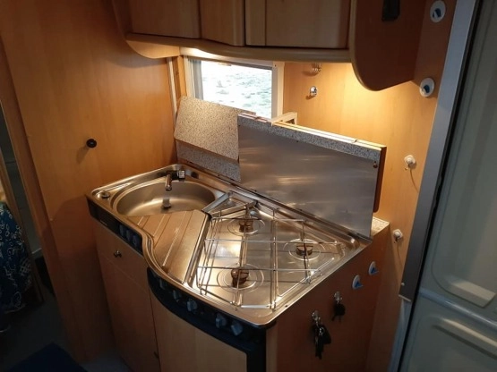                         Przyczepa kempingowa Dethleffs Camper - zdjęcie 12
                        