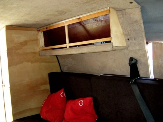                         Hyundai H200 2,5 D Mini Kamper, Spanie 2+2, kuchnia, WC + Namiot + Hak - zdjęcie 12
                        