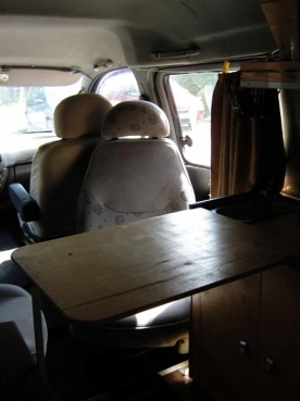                         Hyundai H200 2,5 D Mini Kamper, Spanie 2+2, kuchnia, WC + Namiot + Hak - zdjęcie 13
                        