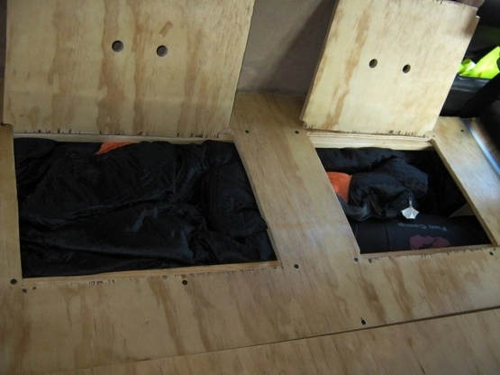                         Hyundai H200 2,5 D Mini Kamper, Spanie 2+2, kuchnia, WC + Namiot + Hak - zdjęcie 15
                        