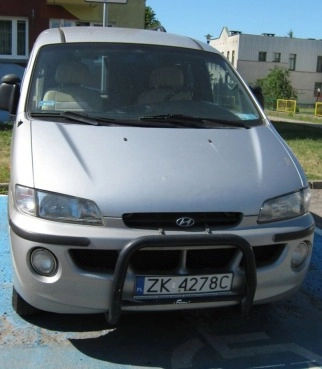                         Hyundai H200 2,5 D Mini Kamper, Spanie 2+2, kuchnia, WC + Namiot + Hak - zdjęcie 16
                        