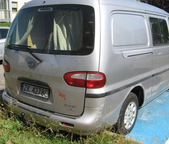                         Hyundai H200 2,5 D Mini Kamper, Spanie 2+2, kuchnia, WC + Namiot + Hak - zdjęcie 19
                        