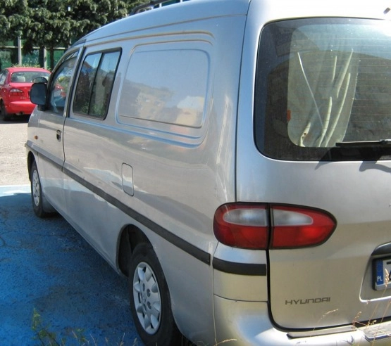                         Hyundai H200 2,5 D Mini Kamper, Spanie 2+2, kuchnia, WC + Namiot + Hak - zdjęcie 20
                        