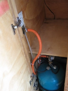                         Hyundai H200 2,5 D Mini Kamper, Spanie 2+2, kuchnia, WC + Namiot + Hak - zdjęcie 6
                        