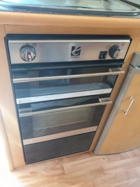                         Przyczepa kempingowa Elddis 4 osobowa z przedsionkiem - zdjęcie 8
                        