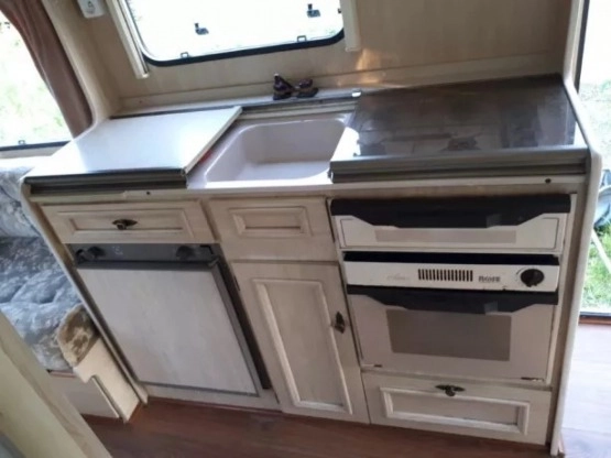                         Przyczepa kempingowa ABI Cricket 1995 r. + przedsionek - zdjęcie 8
                        