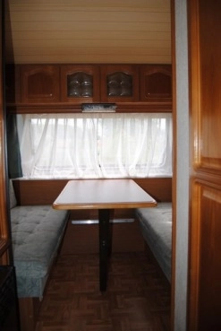                         KNAUS AZUR 4-5 Osobowa z WC! Zarejestrowana w PL! Stan BDB DMC 1200 kg - zdjęcie 2
                        