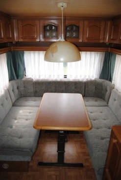                         KNAUS AZUR 4-5 Osobowa z WC! Zarejestrowana w PL! Stan BDB DMC 1200 kg - zdjęcie 4
                        