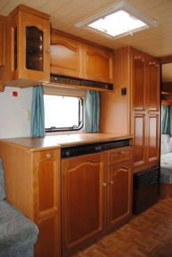                         KNAUS AZUR 4-5 Osobowa z WC! Zarejestrowana w PL! Stan BDB DMC 1200 kg - zdjęcie 6
                        