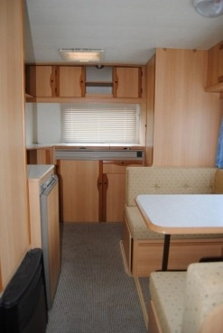                         ADRIA UNICA 502 Stan bardzo dobry! Przedsionek! Zarejestrowana w PL! - zdjęcie 3
                        