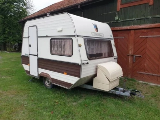                         Przyczepka Kempingowa Home Car Eureka 32GL 3 os DMC 630 + Przedsionek - zdjęcie 1
                        