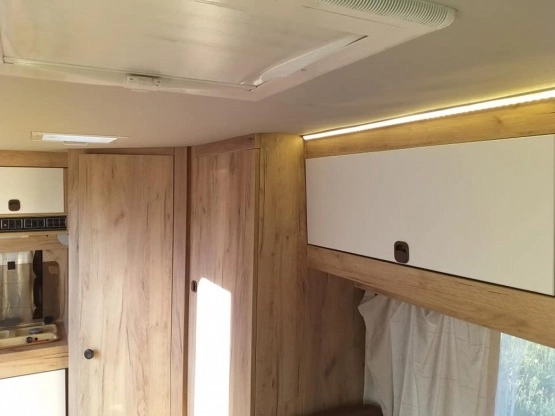                         Kamper sprzedam Fiat Ducato Nowa cena PILNE - zdjęcie 19
                        