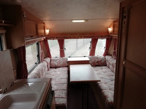                         Przyczepa kempingowa Compass 4 osobowa z przedsionkiem 1998 - zdjęcie 2
                        