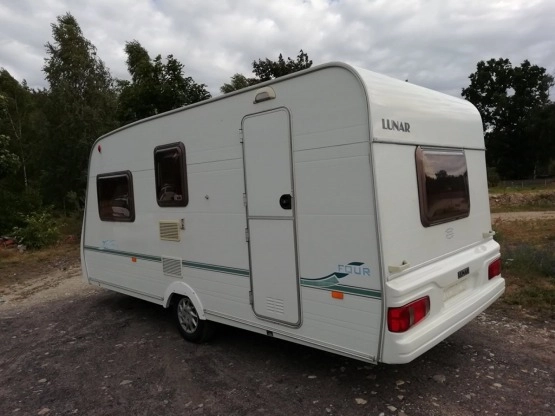                         Przyczepa kempingowa Lunar 4-osobowa z przedsionkiem 2003 - zdjęcie 2
                        
