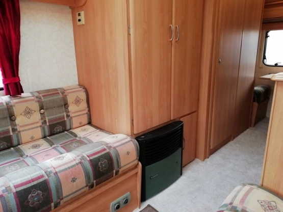                         Przyczepa kempingowa Lunar 4-osobowa z przedsionkiem 2003 - zdjęcie 7
                        