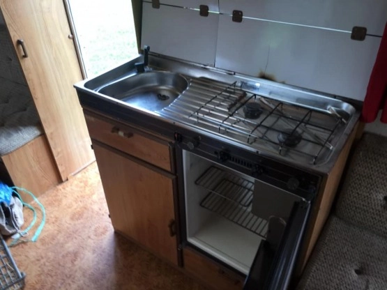                         Przyczepa kempingowa Burstner Club 4-osobowa, przedsionek - zdjęcie 13
                        