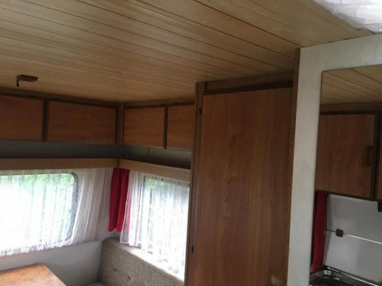                         Przyczepa kempingowa Burstner Club 4-osobowa, przedsionek - zdjęcie 6
                        