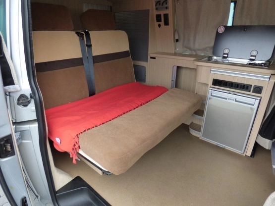                         VW T5 Kamper, profesjonalnie dostosowany - zdjęcie 10
                        
