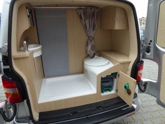                         VW T5 Kamper, profesjonalnie dostosowany - zdjęcie 14
                        