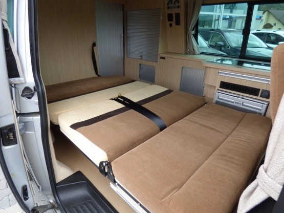                         VW T5 Kamper, profesjonalnie dostosowany - zdjęcie 8
                        