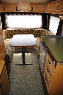                         HOBBY ADX Zarejestrowana! 4os! Ogrzewanie! Przedsionek! DMC 1000 kg! - zdjęcie 8
                        