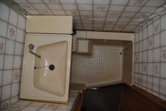                         KNAUS Zadbana 4-osobowa z łazienką! Daszek letni! Na działkę, camping! - zdjęcie 2
                        