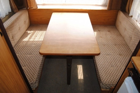                         KNAUS Zadbana 4-osobowa z łazienką! Daszek letni! Na działkę, camping! - zdjęcie 8
                        