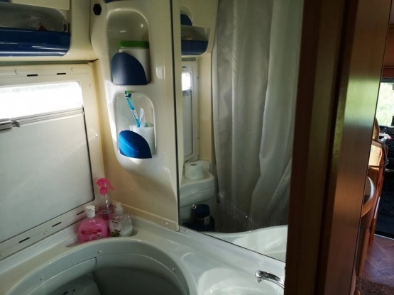                         FIAT DUCATO 2002 r., 2,8 JTD, 130 KM (całoroczny) Zarejestrowany na 6 osób. DMC – 3,5t - zdjęcie 5
                        