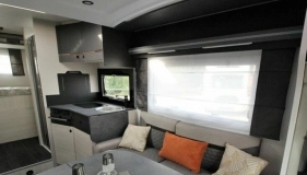                         Ford KAMPER CHAUSSON 720 Titanium Premium 2022 nowy! - zdjęcie 8
                        