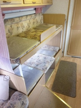                         Przyczepa 4-osobowa - zdjęcie 18
                        